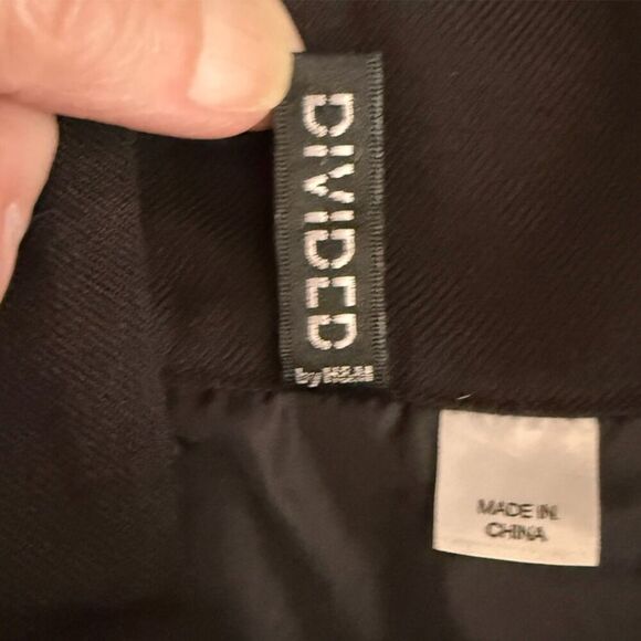 Divided by H & M Black Pleated Button Front Skirt With Lace Underskirt Size 8 - Picture 9 of 11